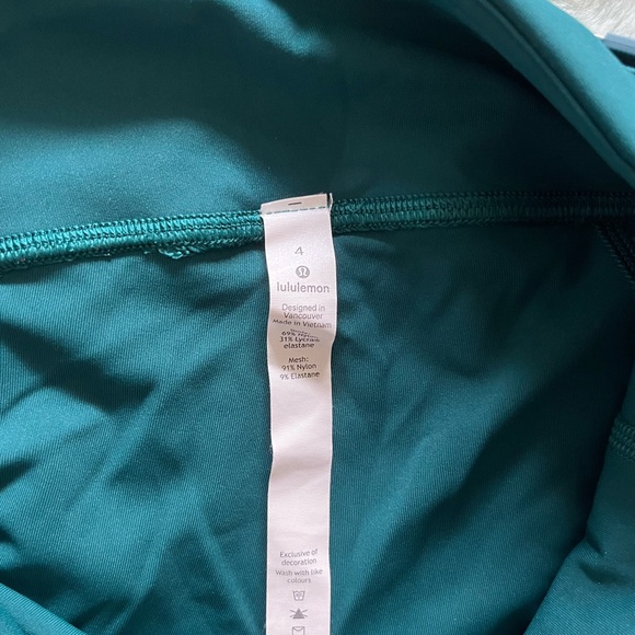 Lululemon cropped leggings with pockets - Picture 2 of 4
